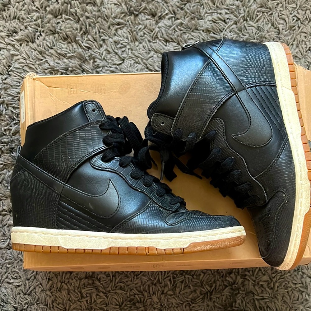 Nike Sky Hi Dunk - black w/gum bottom